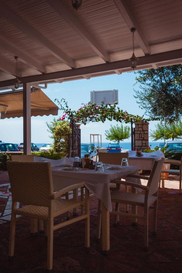Rondos Hotel Himare Eksteriør bilde