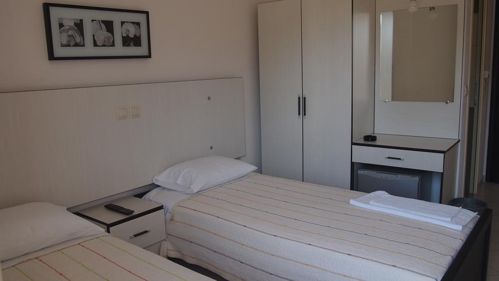 Rondos Hotel Himare Eksteriør bilde