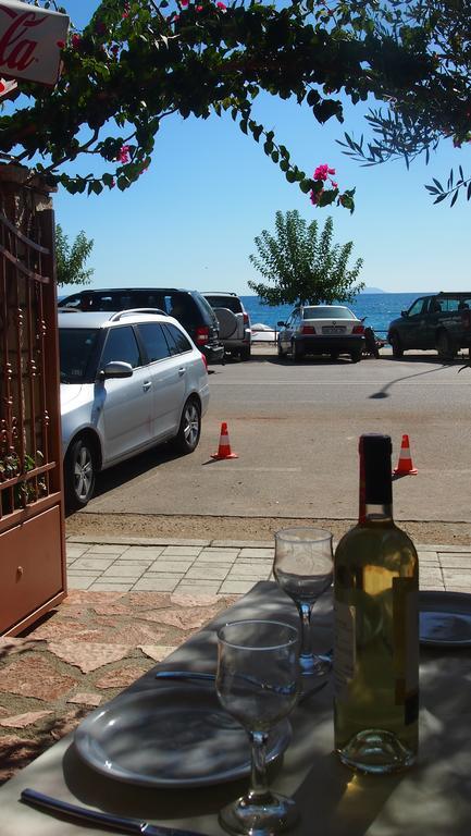 Rondos Hotel Himare Eksteriør bilde