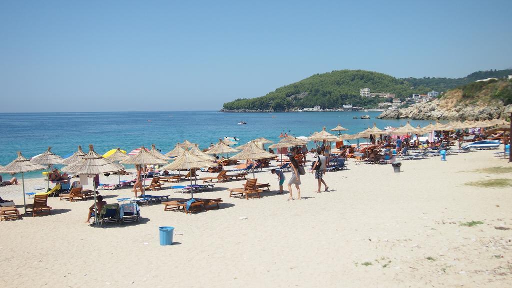 Rondos Hotel Himare Eksteriør bilde