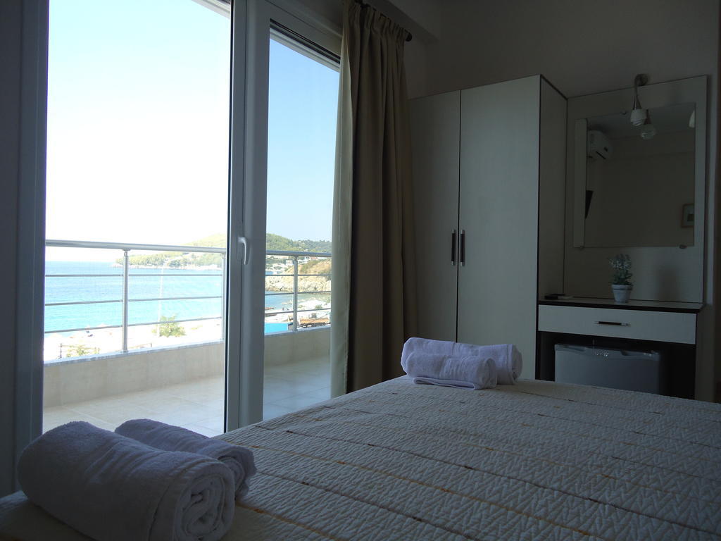 Rondos Hotel Himare Rom bilde
