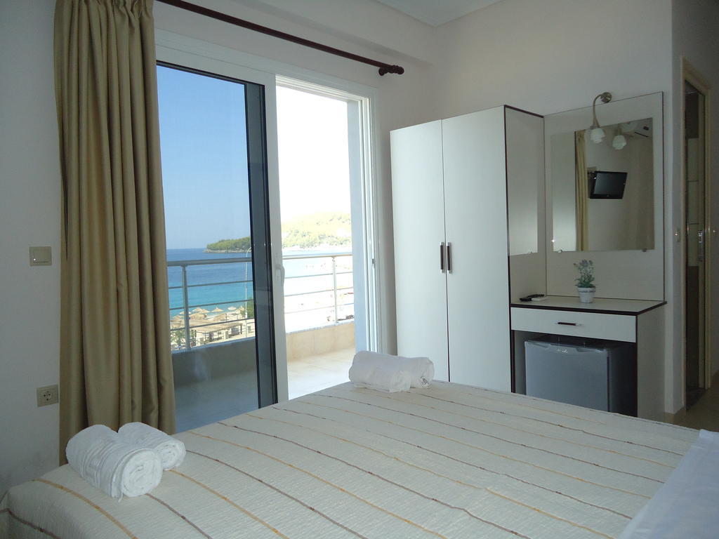 Rondos Hotel Himare Rom bilde