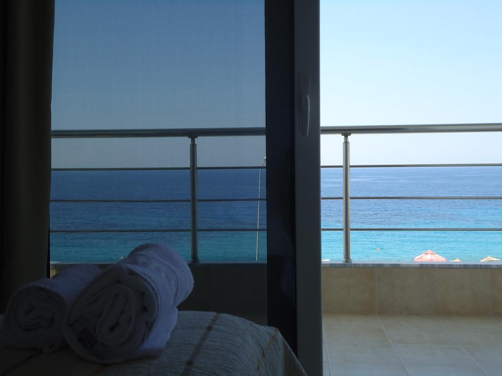 Rondos Hotel Himare Rom bilde