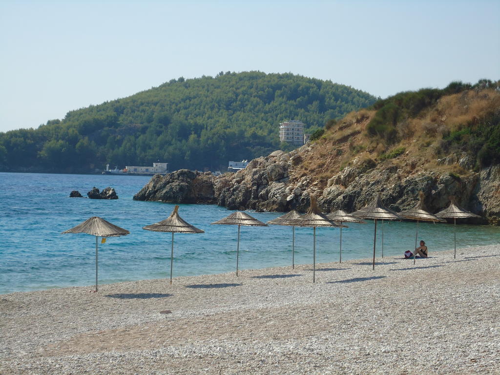 Rondos Hotel Himare Eksteriør bilde