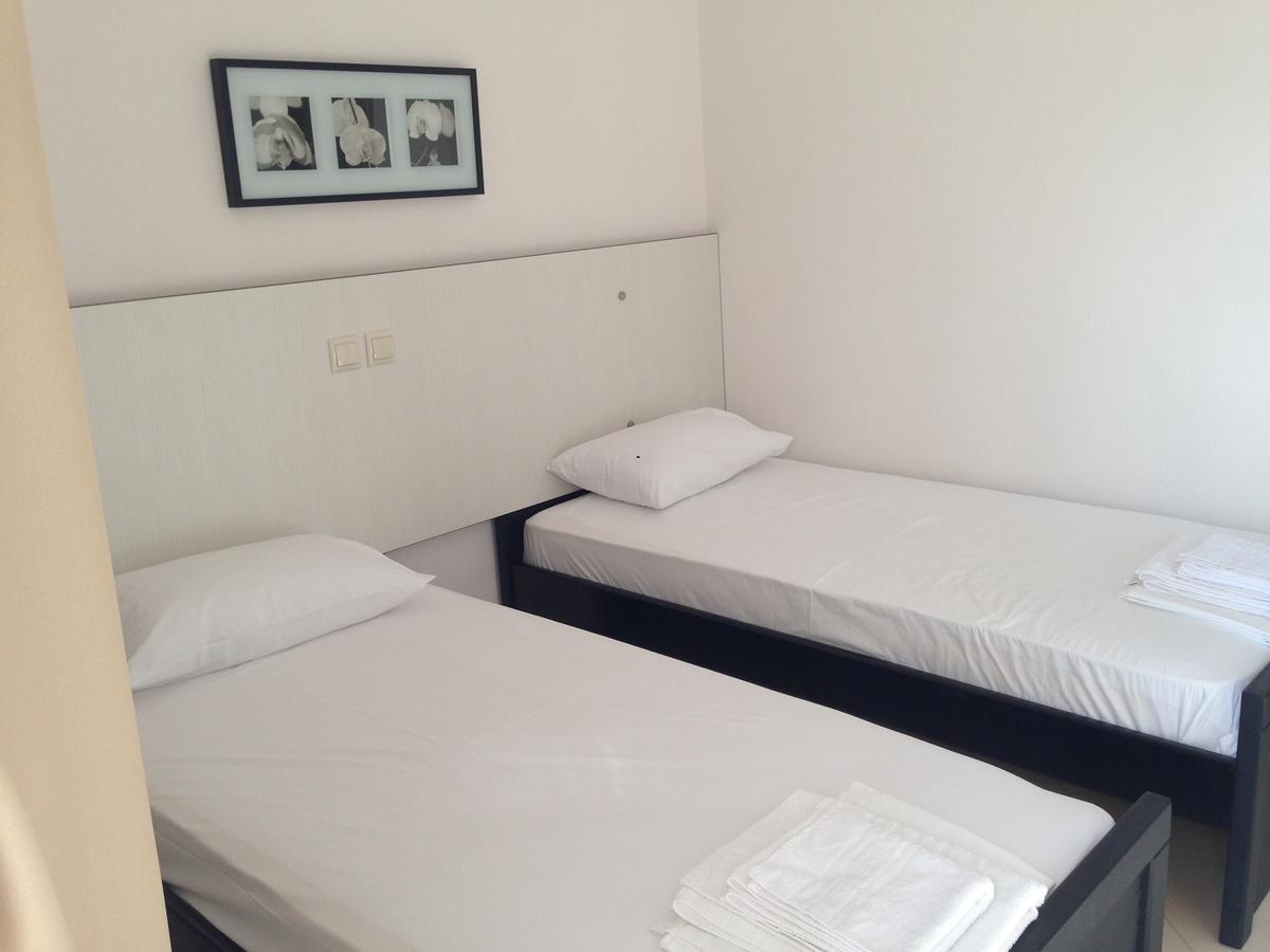 Rondos Hotel Himare Eksteriør bilde