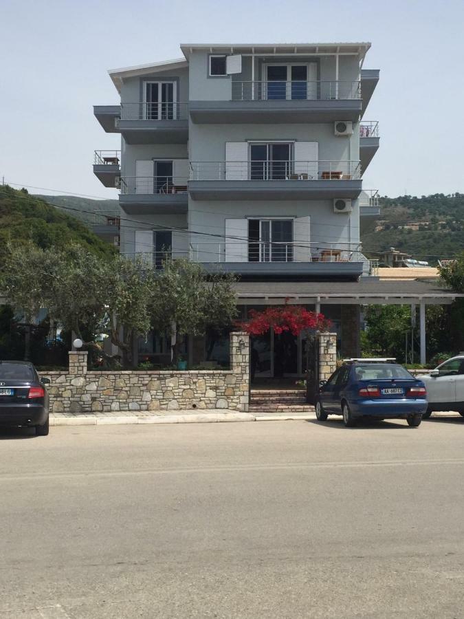 Rondos Hotel Himare Eksteriør bilde