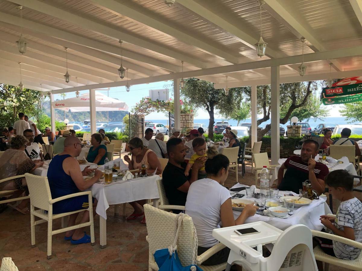 Rondos Hotel Himare Eksteriør bilde