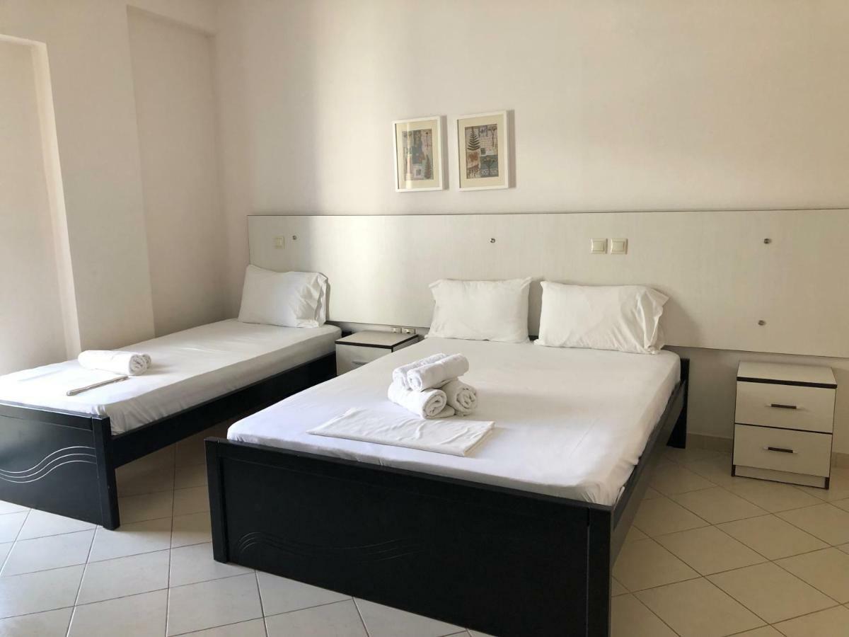 Rondos Hotel Himare Eksteriør bilde